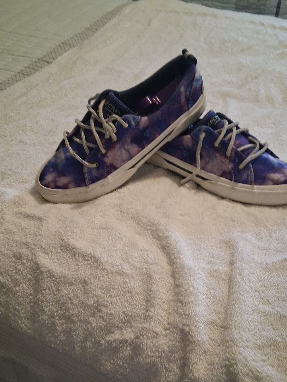Sperry Women’s Purple Tie-Dye Canvas Sneakers